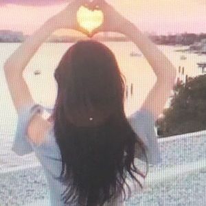 Meet your Posher, Felicia